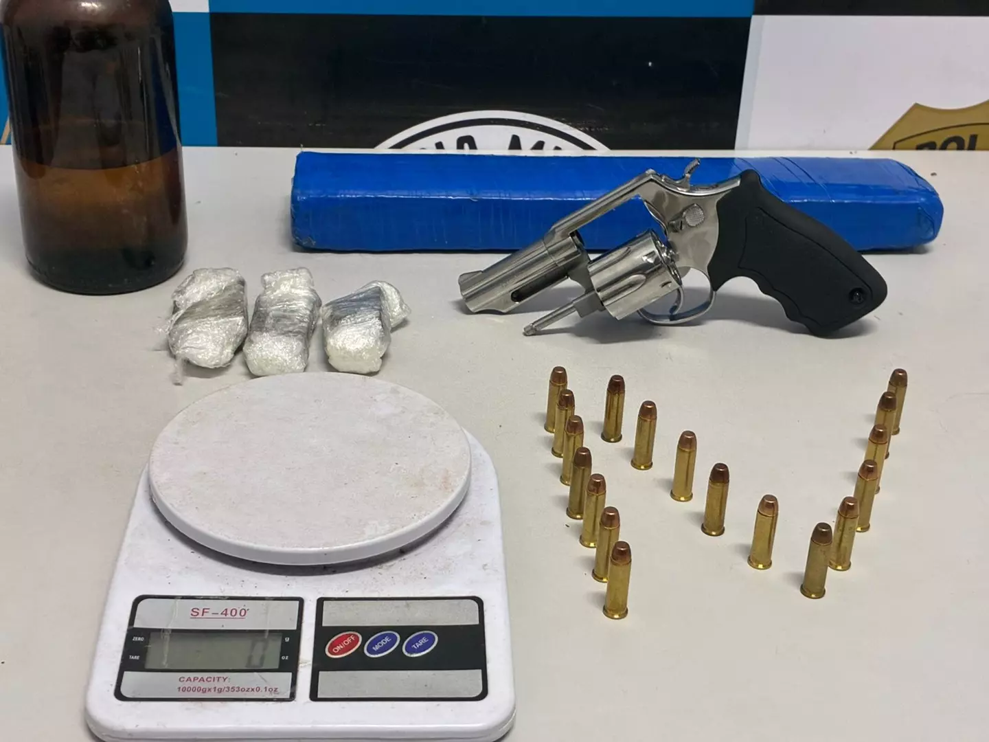 Suspeito foge da polícia e abandona mochila com drogas e arma em Campinas